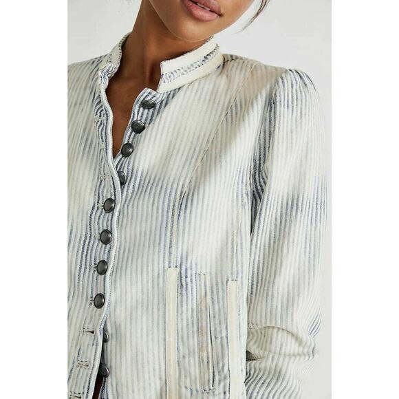 Free People Distressed Factory Bleached Out Indigo Cassie Jacket Crop Medium - Picture 4 of 16